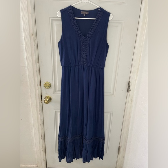 Luxology Dresses & Skirts - 💃DRESS SALE!💃 Navy Blue Luxology Maxi dress with lace trim